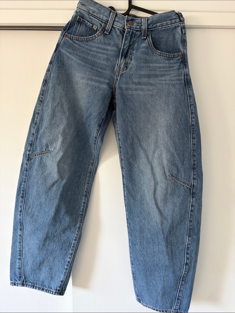 Levi's Cinch Barrel Jeans NWOT